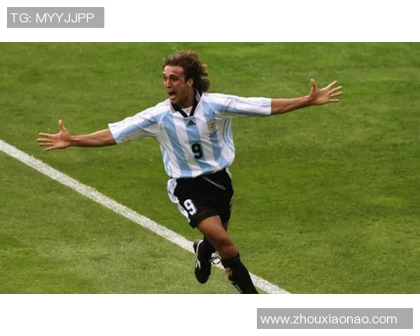 足球场上球星的偶像追随之路他们崇拜的传奇人物背后的故事